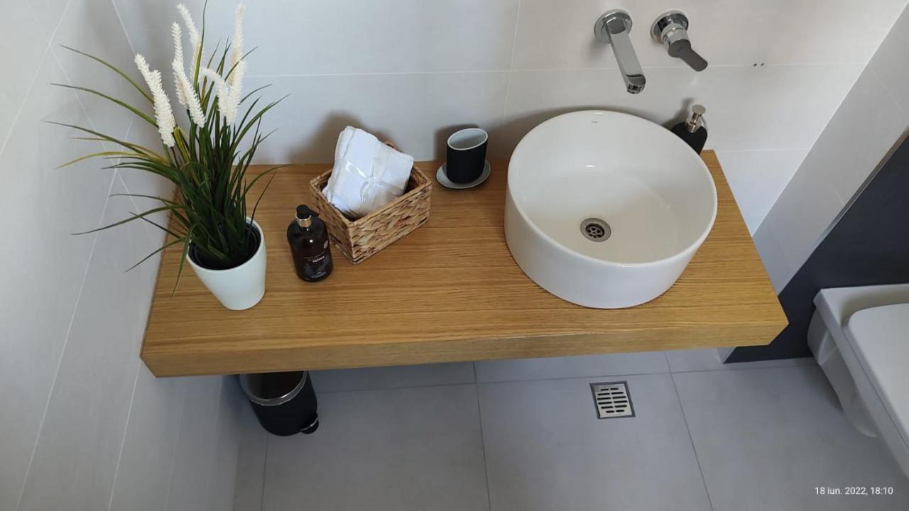 Van Studio Năvodari Exteriör bild