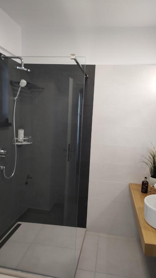 Van Studio Năvodari Exteriör bild